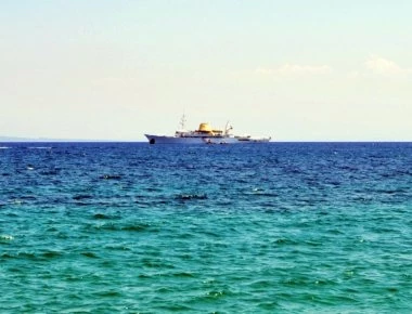 Συνάντηση κροίσων στο νησί της Ζακύνθου - Νοίκιασε τη θαλαμηγό «Χριστίνα» του Α.Ωνάση (φωτό - βίντεο)